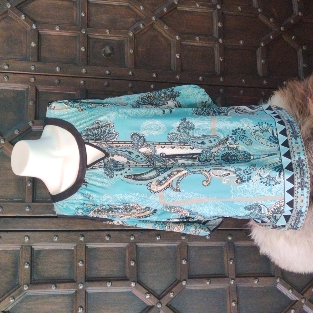 Size large seafoam green, black, White, beige cold shoulder peekaboo 3/4 sleeve